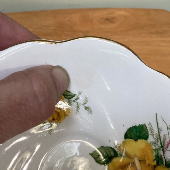 Queen Anne Fine Bone China England Yellow and Pink Roses Tea Cup and Saucer - Picture 8 of 11